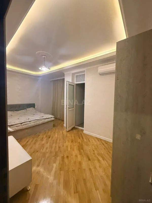 Satılır 4 otaqlı mənzil 170 m²
