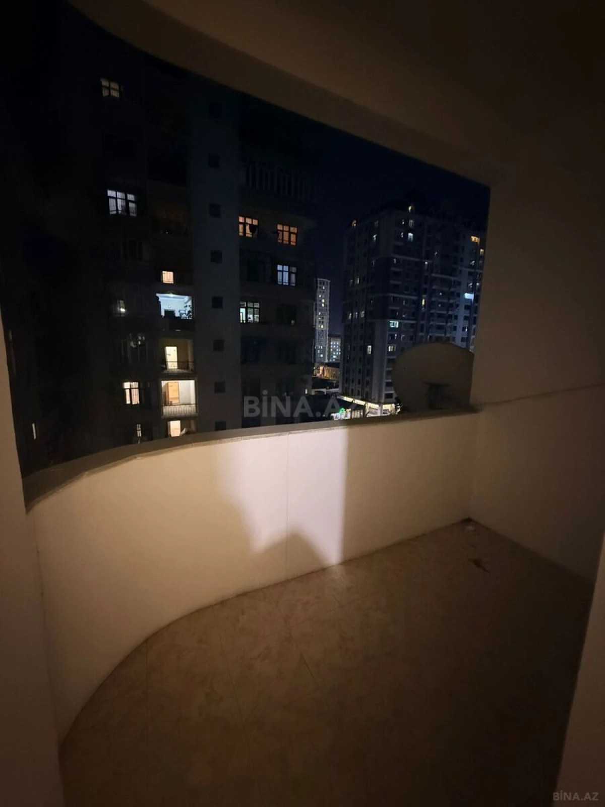 Satılır 4 otaqlı mənzil 170 m²