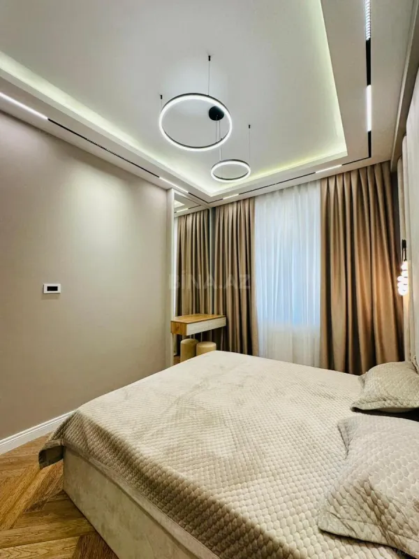 Satılır 2 otaqlı mənzil 68 m²