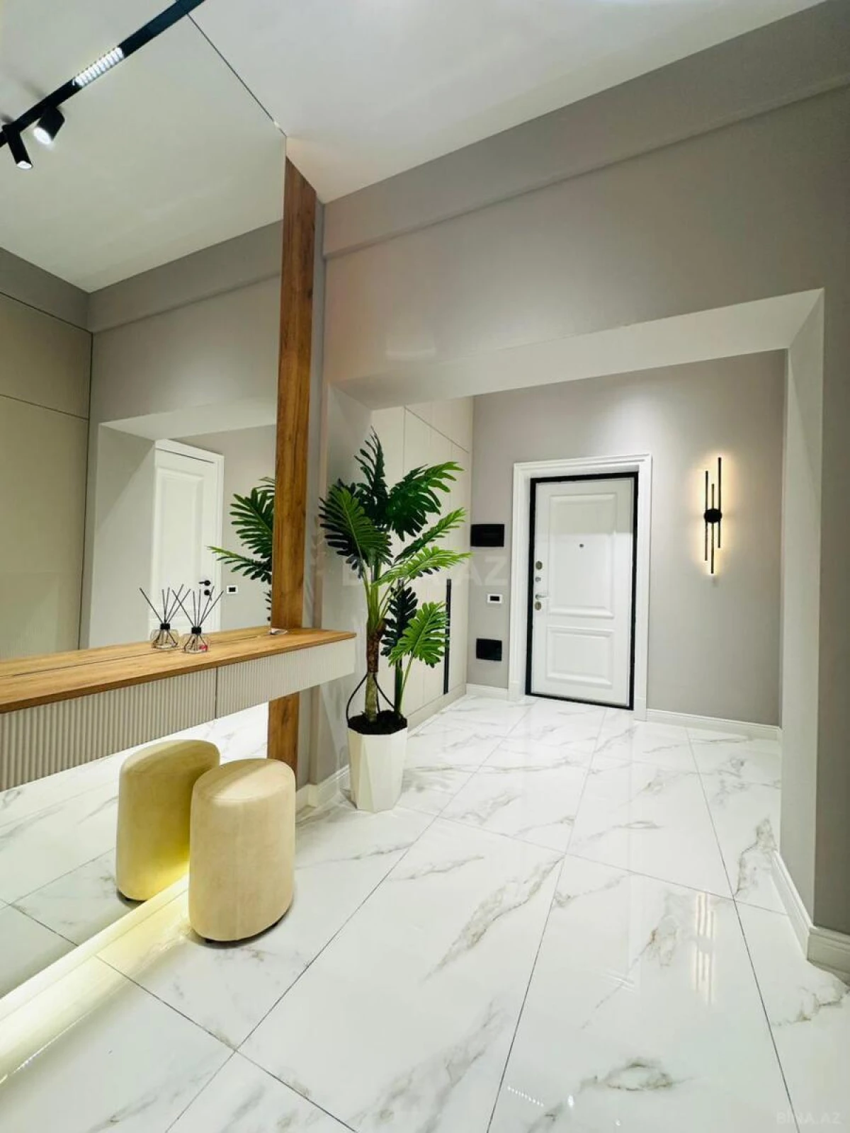 Satılır 2 otaqlı mənzil 68 m²