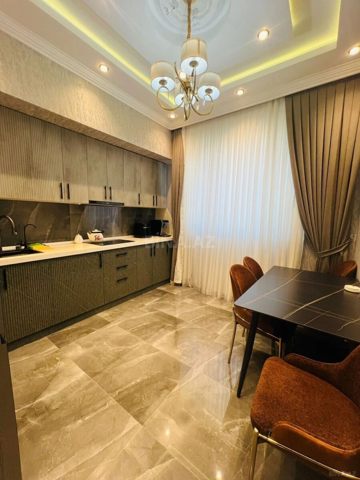 Satılır 3 otaqlı mənzil 120 m²