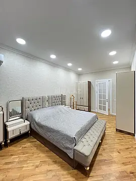 Satılır 3 otaqlı mənzil 135 m²