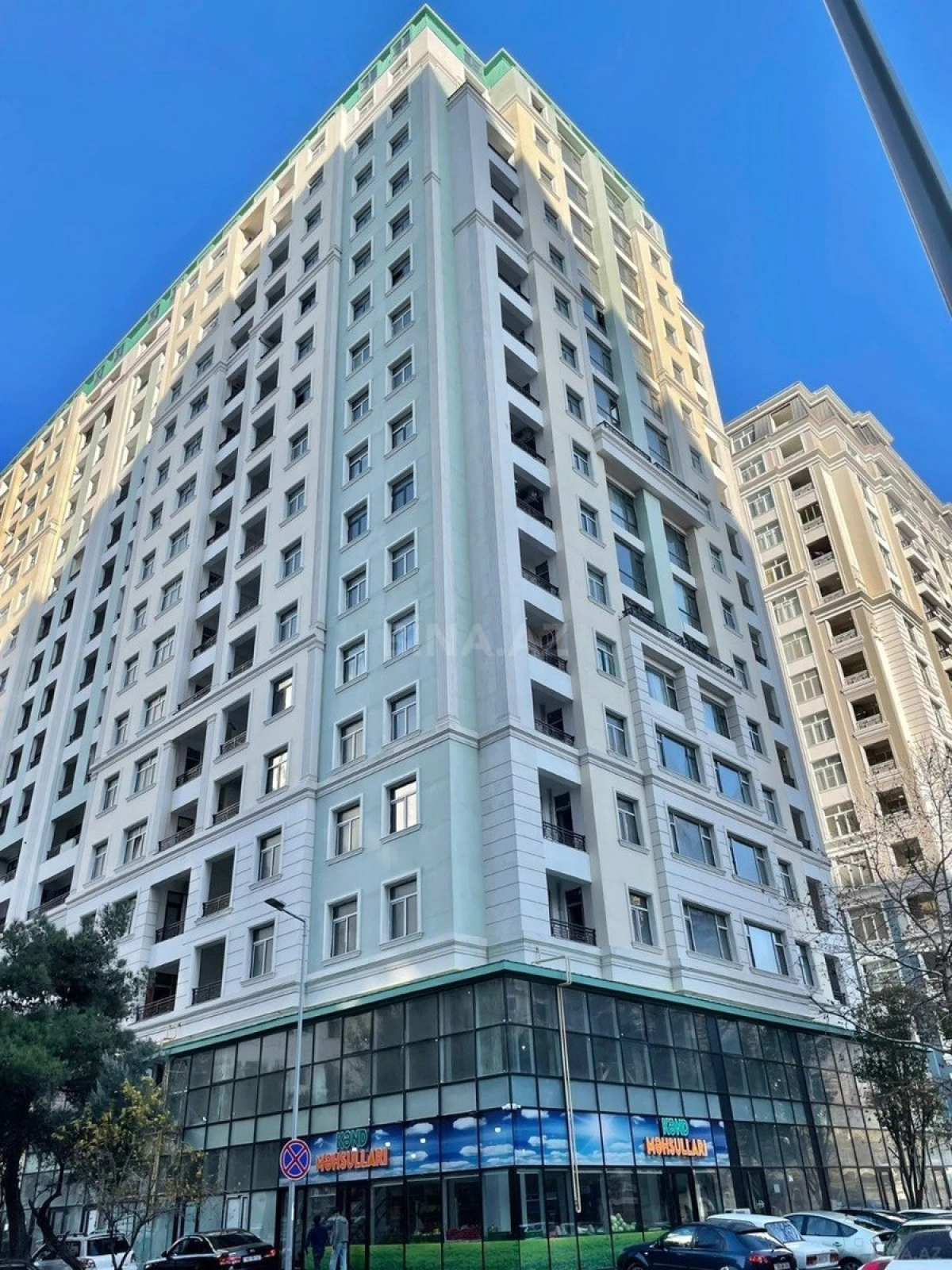 Satılır 3 otaqlı mənzil 135 m²