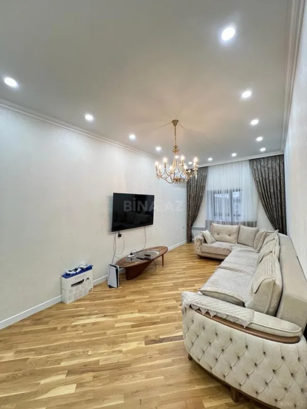 Satılır 3 otaqlı mənzil 135 m²