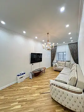 Satılır 3 otaqlı mənzil 135 m²