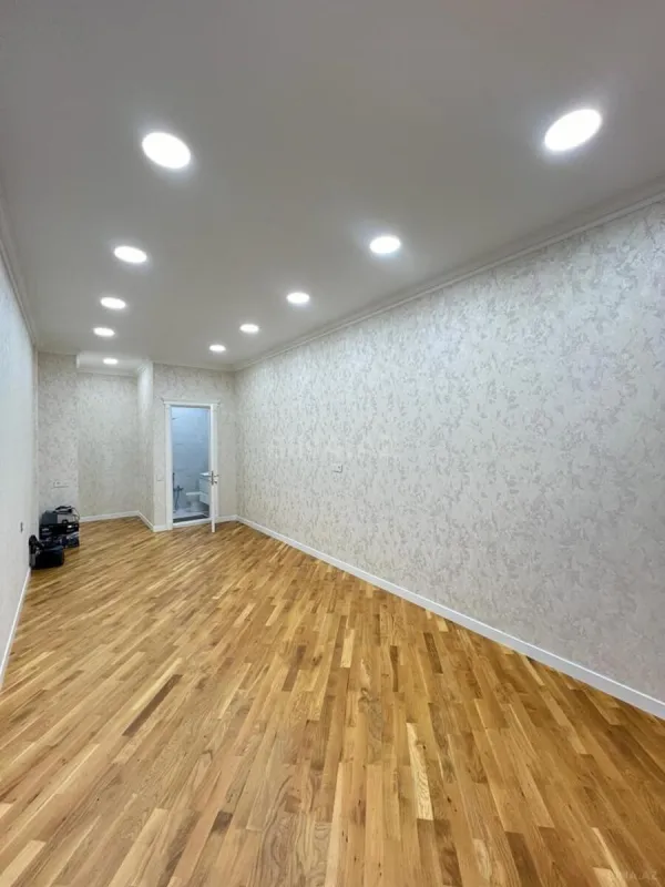 Satılır 3 otaqlı mənzil 135 m²