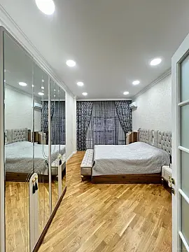 Satılır 3 otaqlı mənzil 135 m²