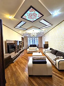 Satılır 4 otaqlı mənzil 207 m² — Bakı 4 otaq 207.00 m²
