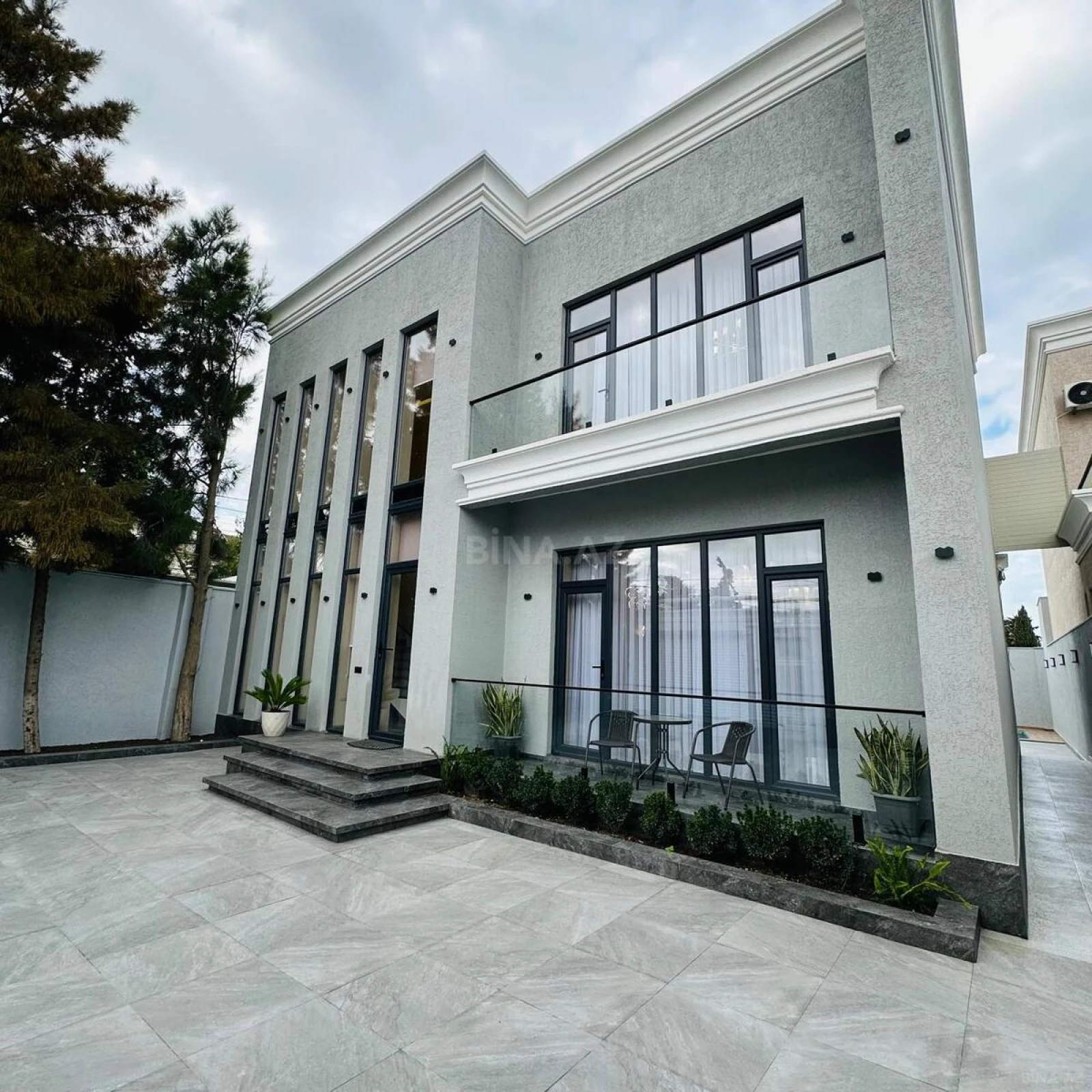 Satılır 4 otaqlı həyət evi 200 m²