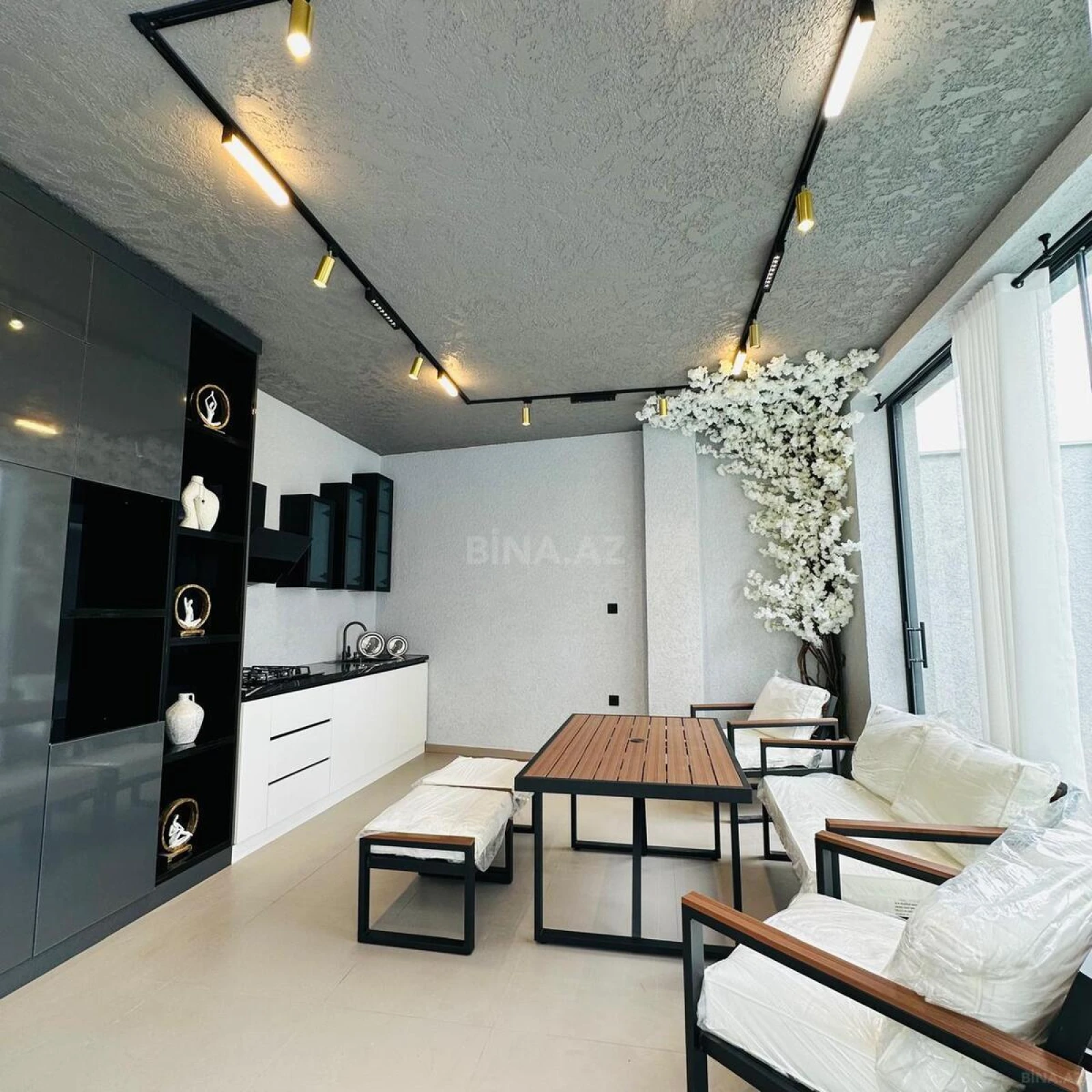 Satılır 4 otaqlı həyət evi 200 m²