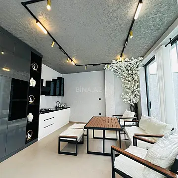 Satılır 4 otaqlı həyət evi 200 m²