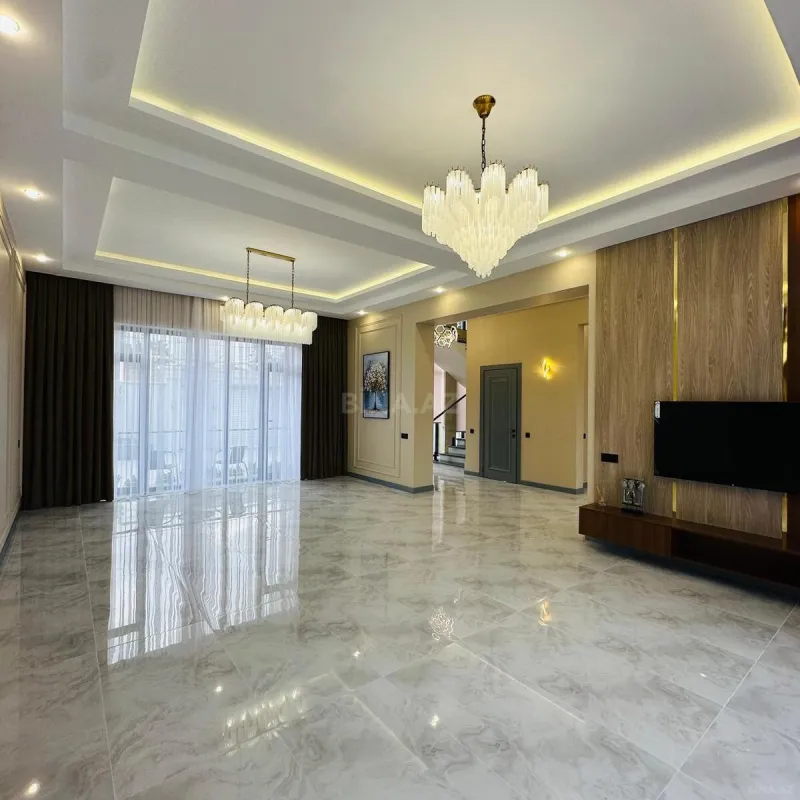 Satılır 4 otaqlı həyət evi 200 m²