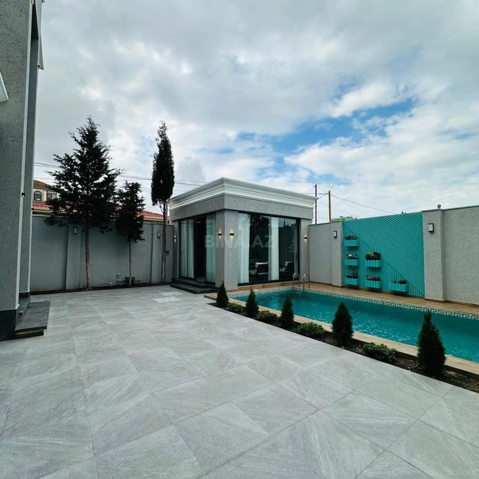 Satılır 4 otaqlı həyət evi 200 m²
