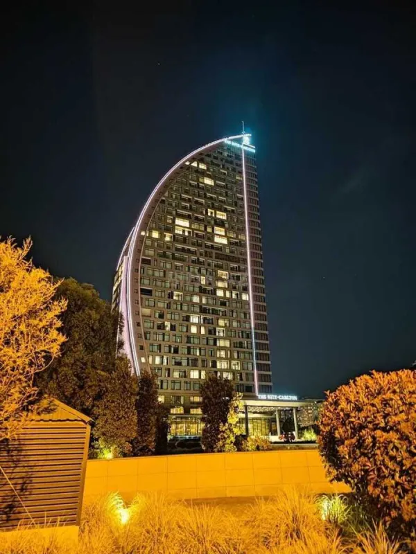 Satılır 2 otaqlı mənzil 79 m²