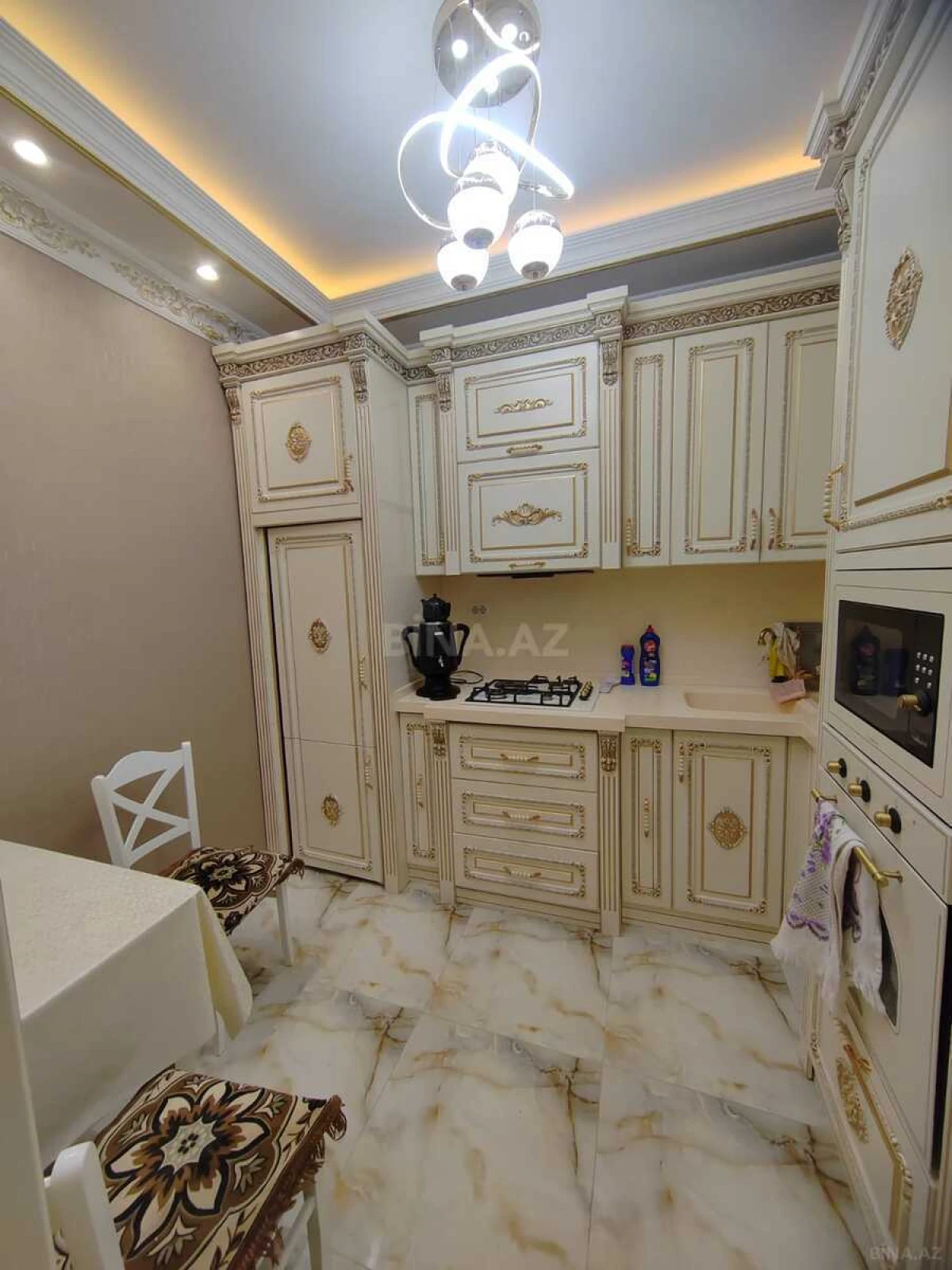 Satılır 2 otaqlı mənzil 79 m²