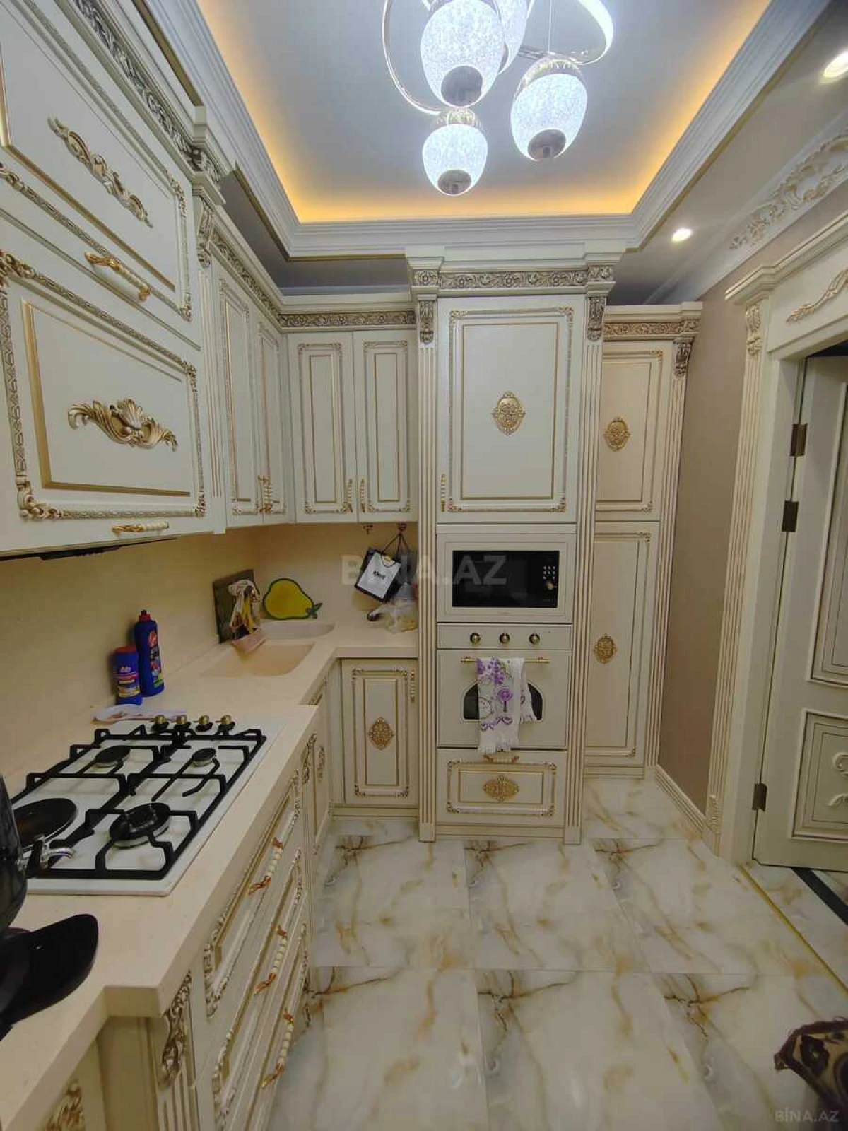 Satılır 2 otaqlı mənzil 79 m²