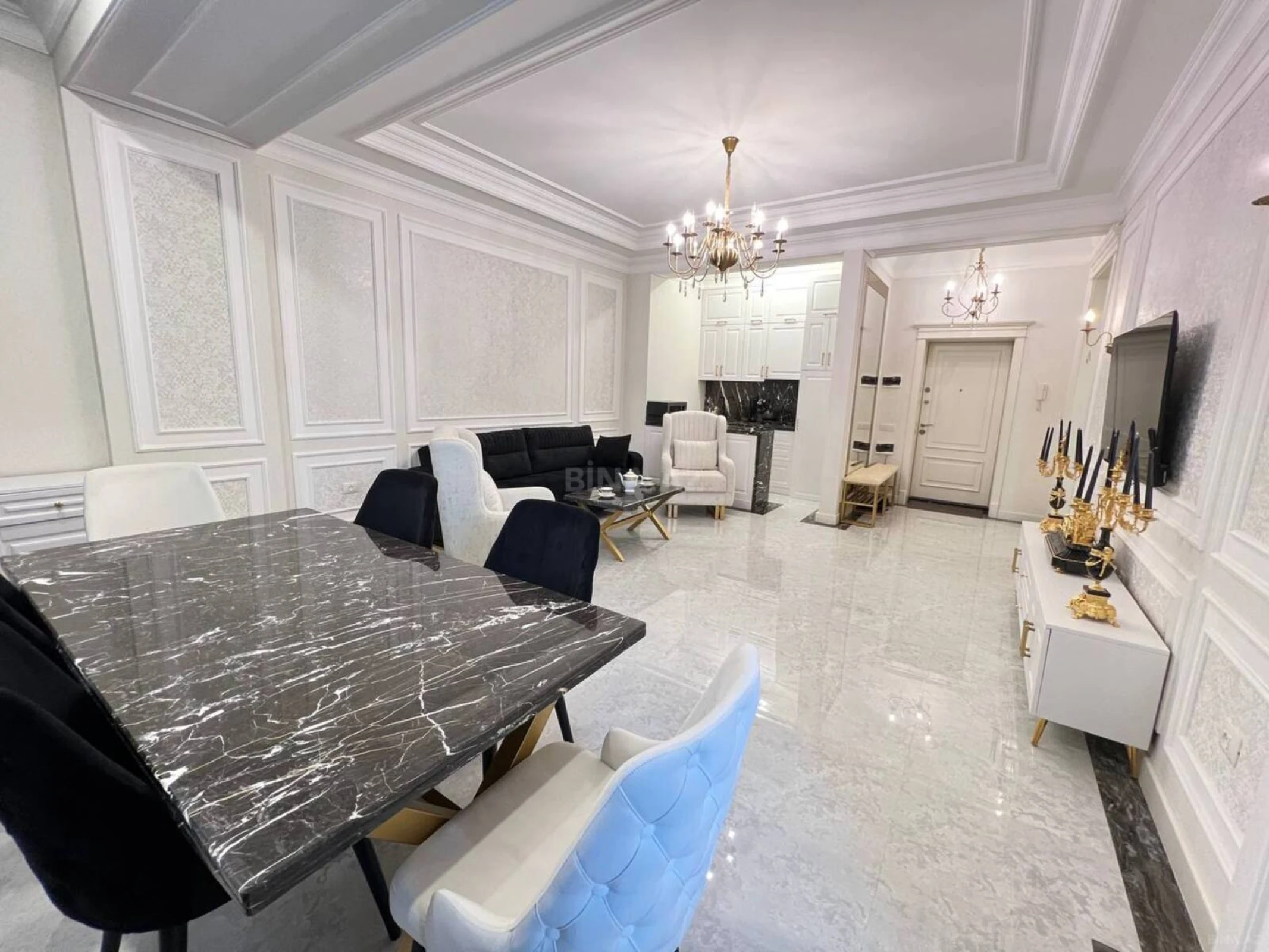 Kirayə verilir 2 otaqlı mənzil 80 m²