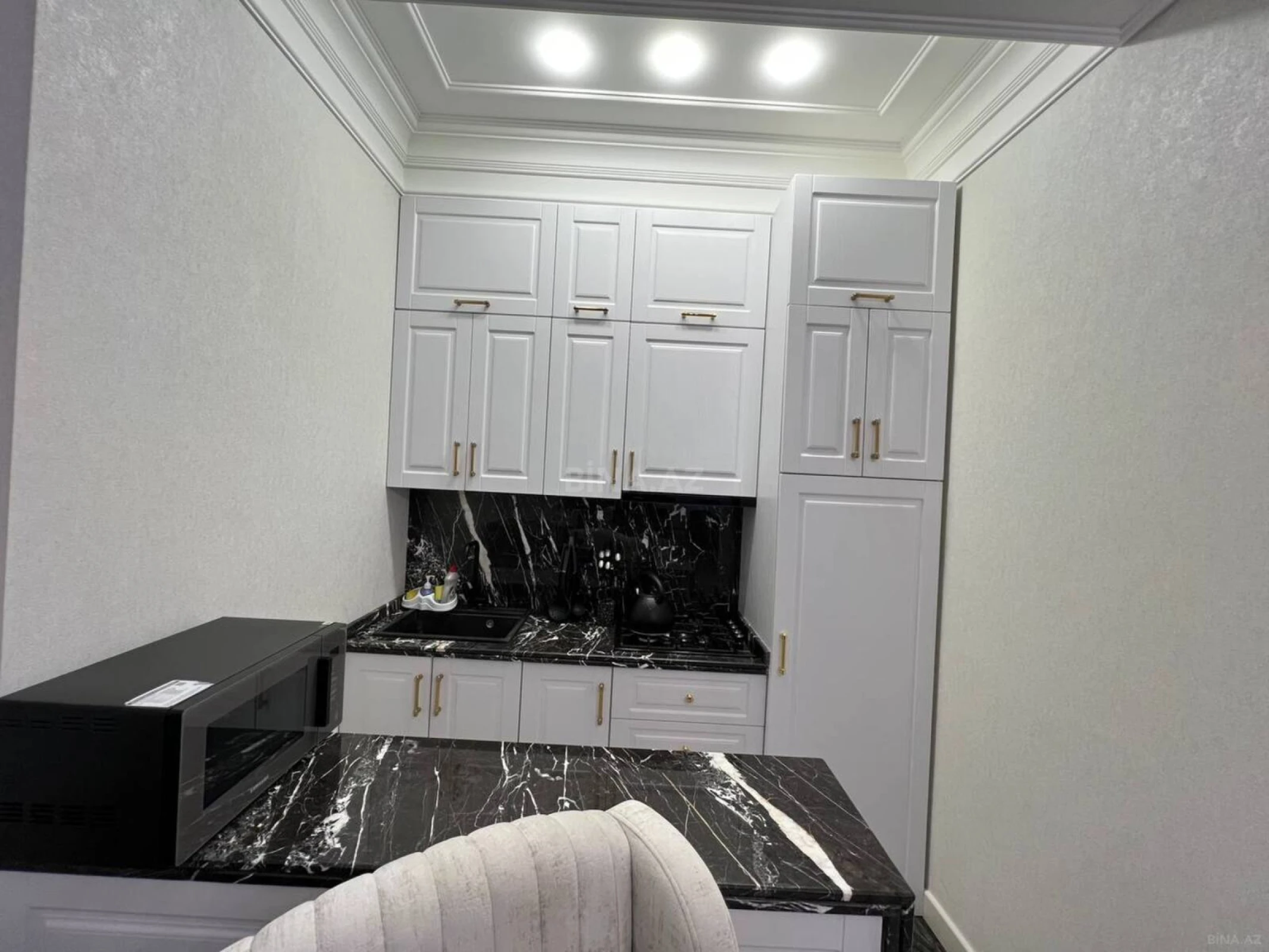 Kirayə verilir 2 otaqlı mənzil 80 m²