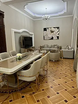 Kirayə verilir 8 otaqlı həyət evi 700 m²