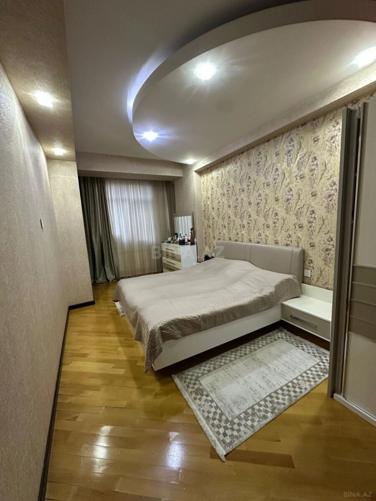 Satılır 2 otaqlı mənzil 85 m²