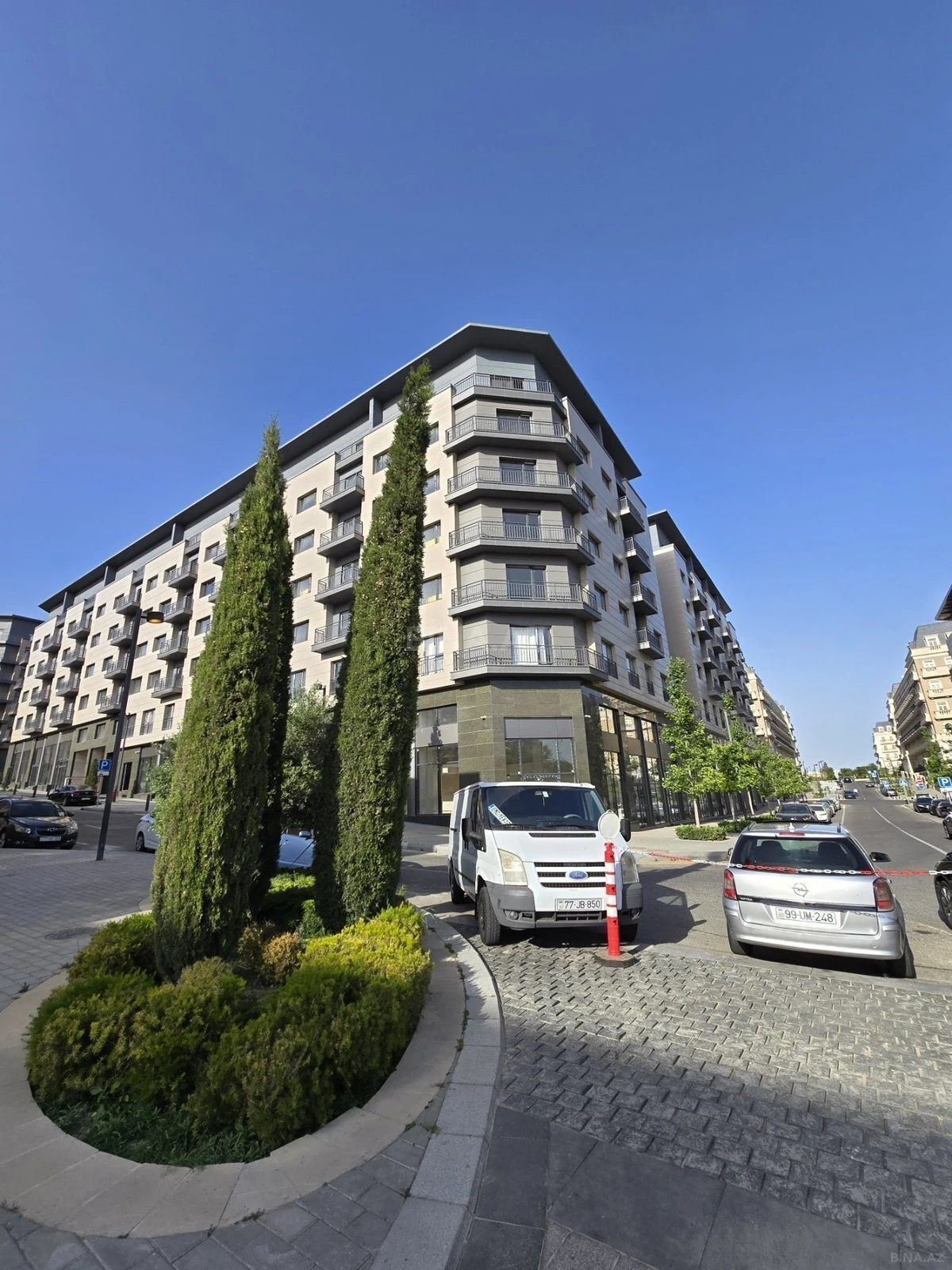 Satılır 3 otaqlı mənzil 140 m²