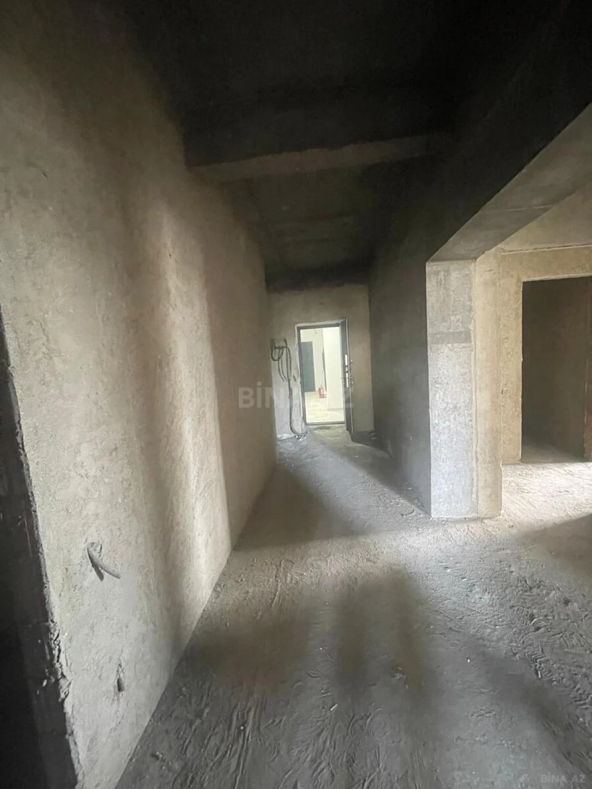 Satılır 3 otaqlı mənzil 111 m²