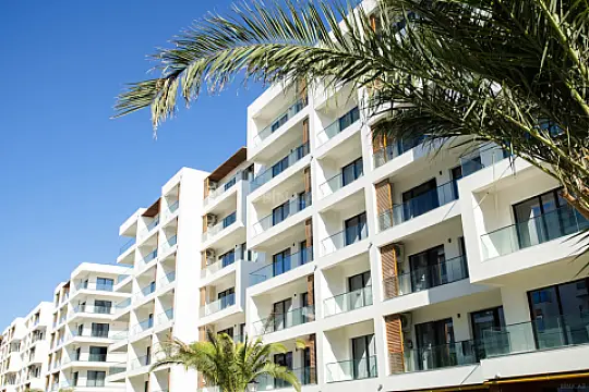 Satılır 2 otaqlı mənzil 92 m²