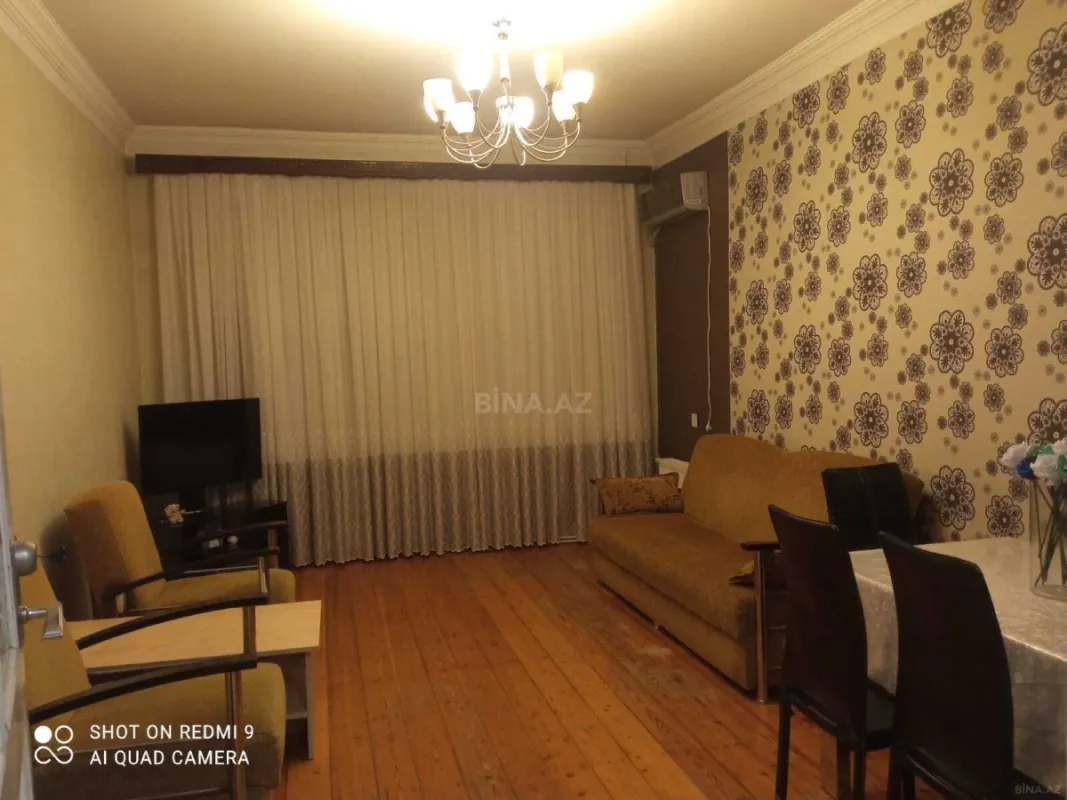 Kirayə verilir 2 otaqlı mənzil 70 m²