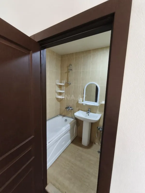 Satılır 2 otaqlı mənzil 70 m²
