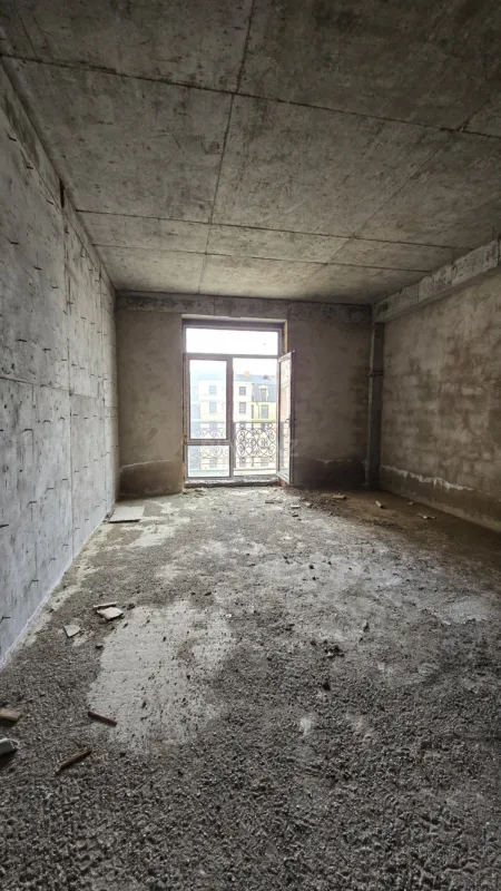 Satılır 5 otaqlı mənzil 342 m²