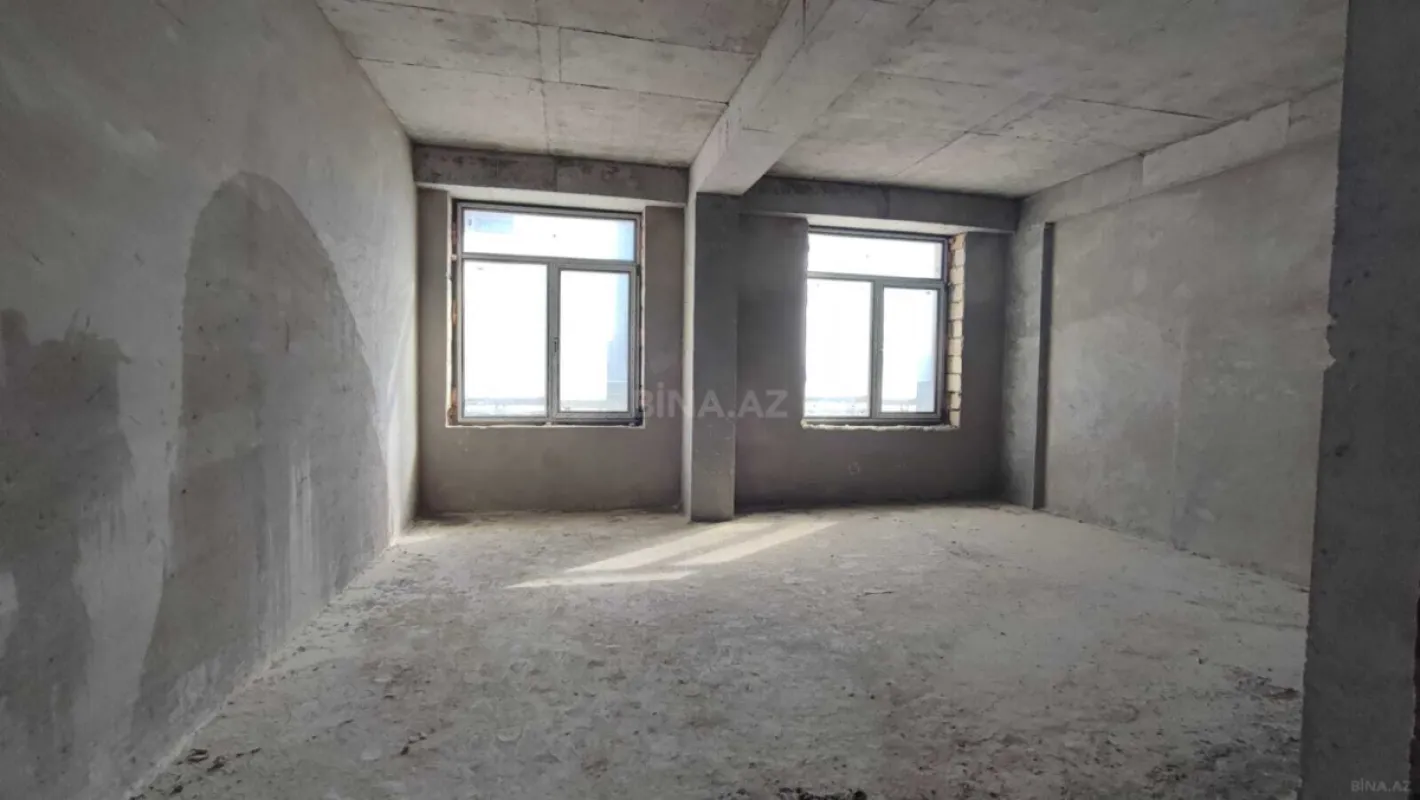 Satılır 5 otaqlı mənzil 342 m²