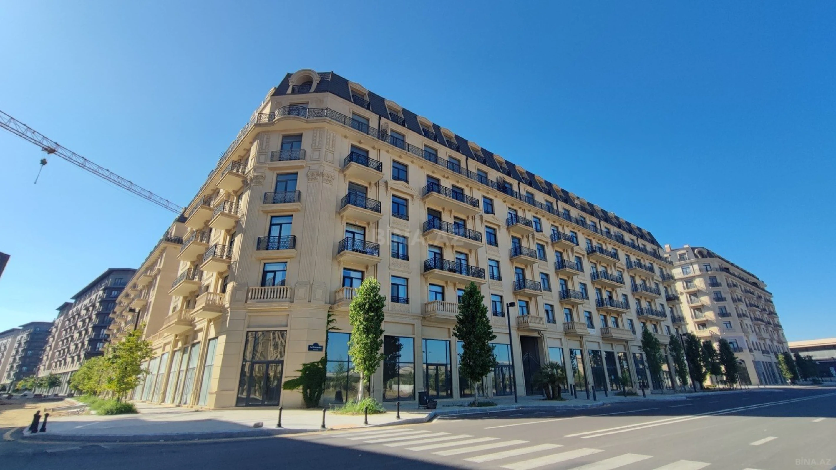 Satılır 5 otaqlı mənzil 342 m²