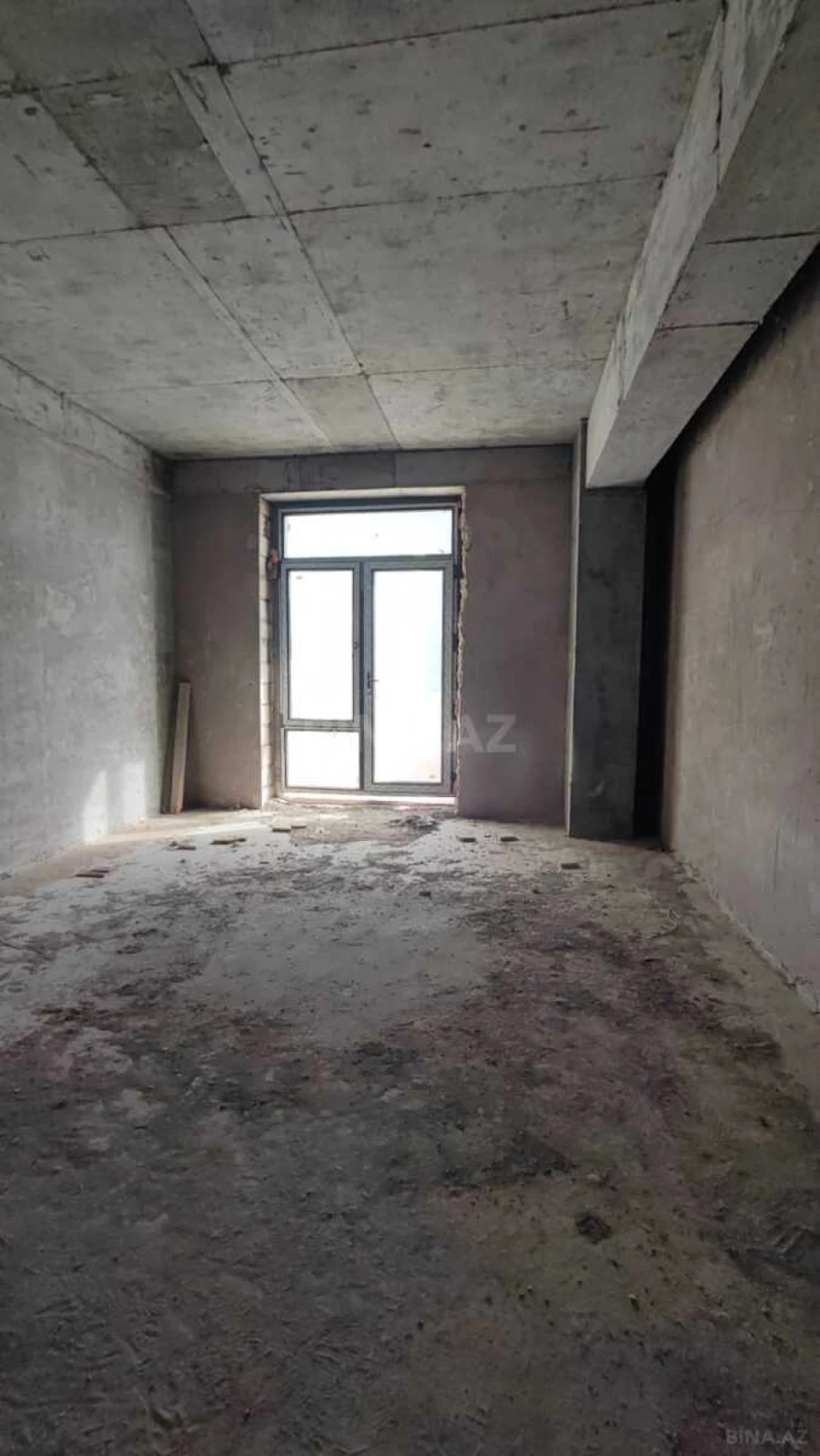 Satılır 5 otaqlı mənzil 342 m²