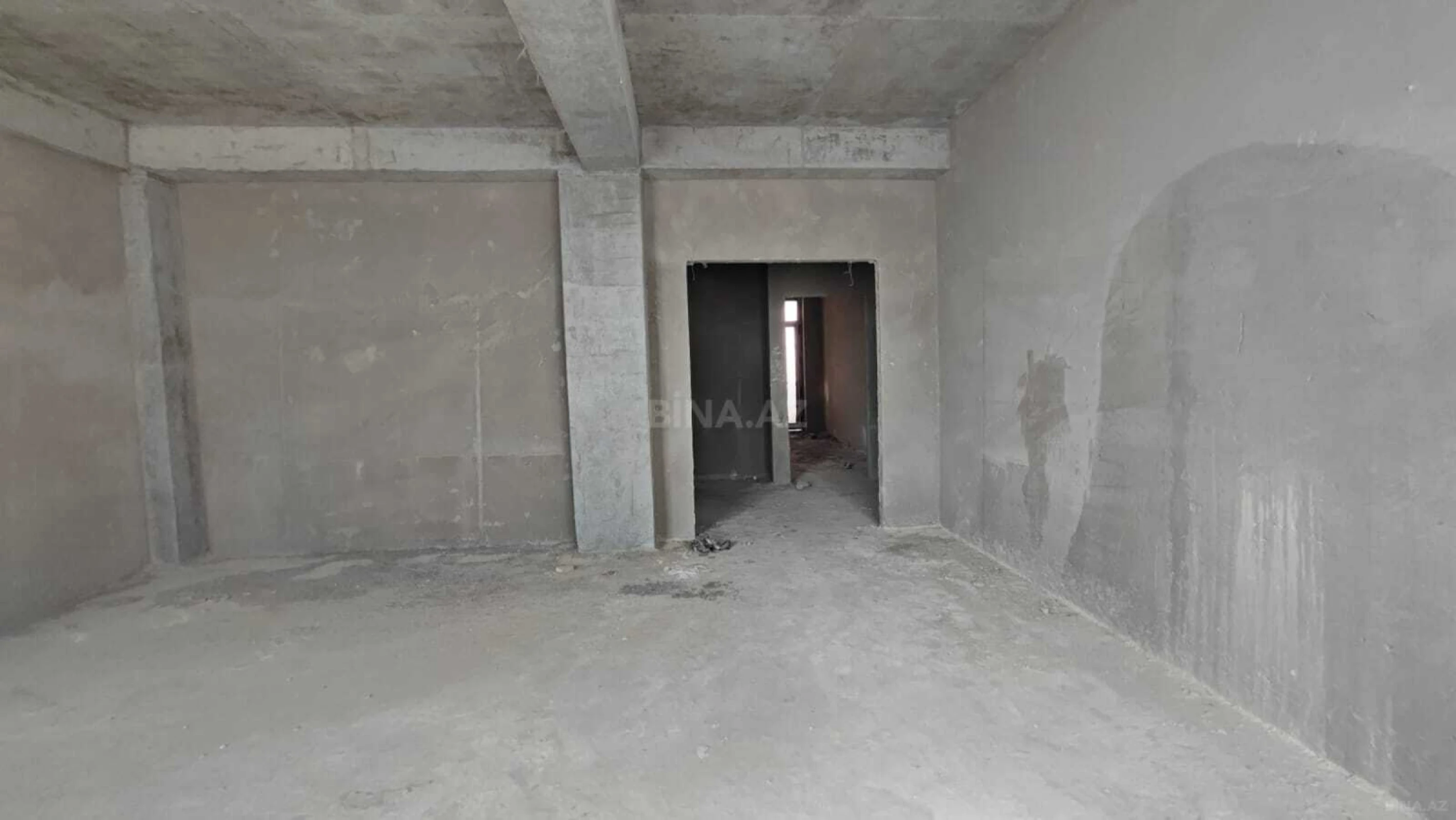 Satılır 5 otaqlı mənzil 342 m²