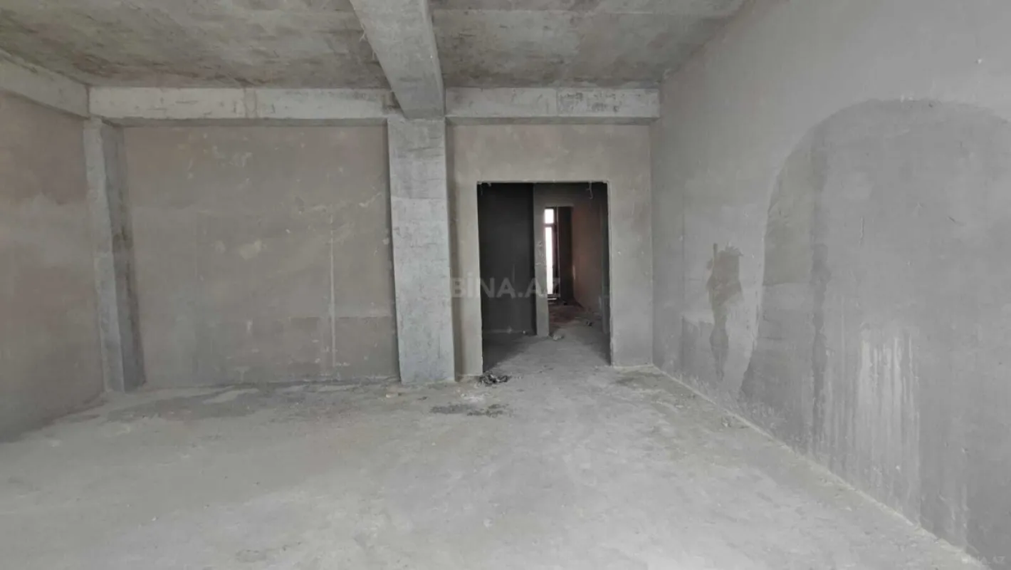 Satılır 5 otaqlı mənzil 342 m²