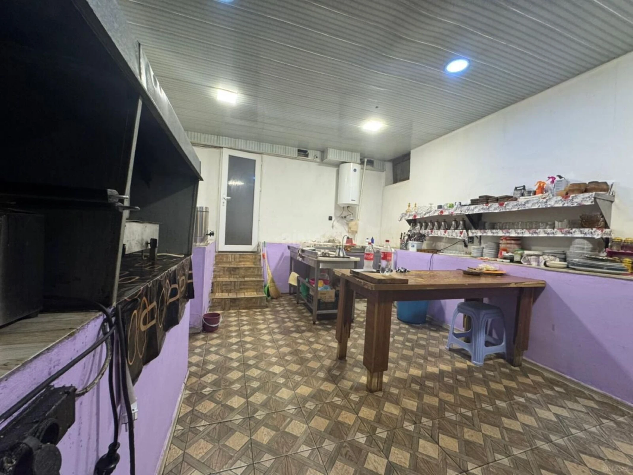 Satılır obyekt 155 m²