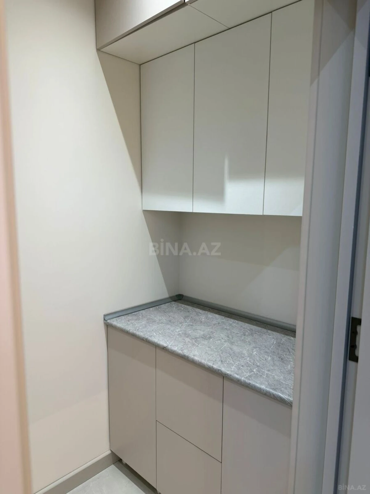 Satılır 4 otaqlı mənzil 132 m²