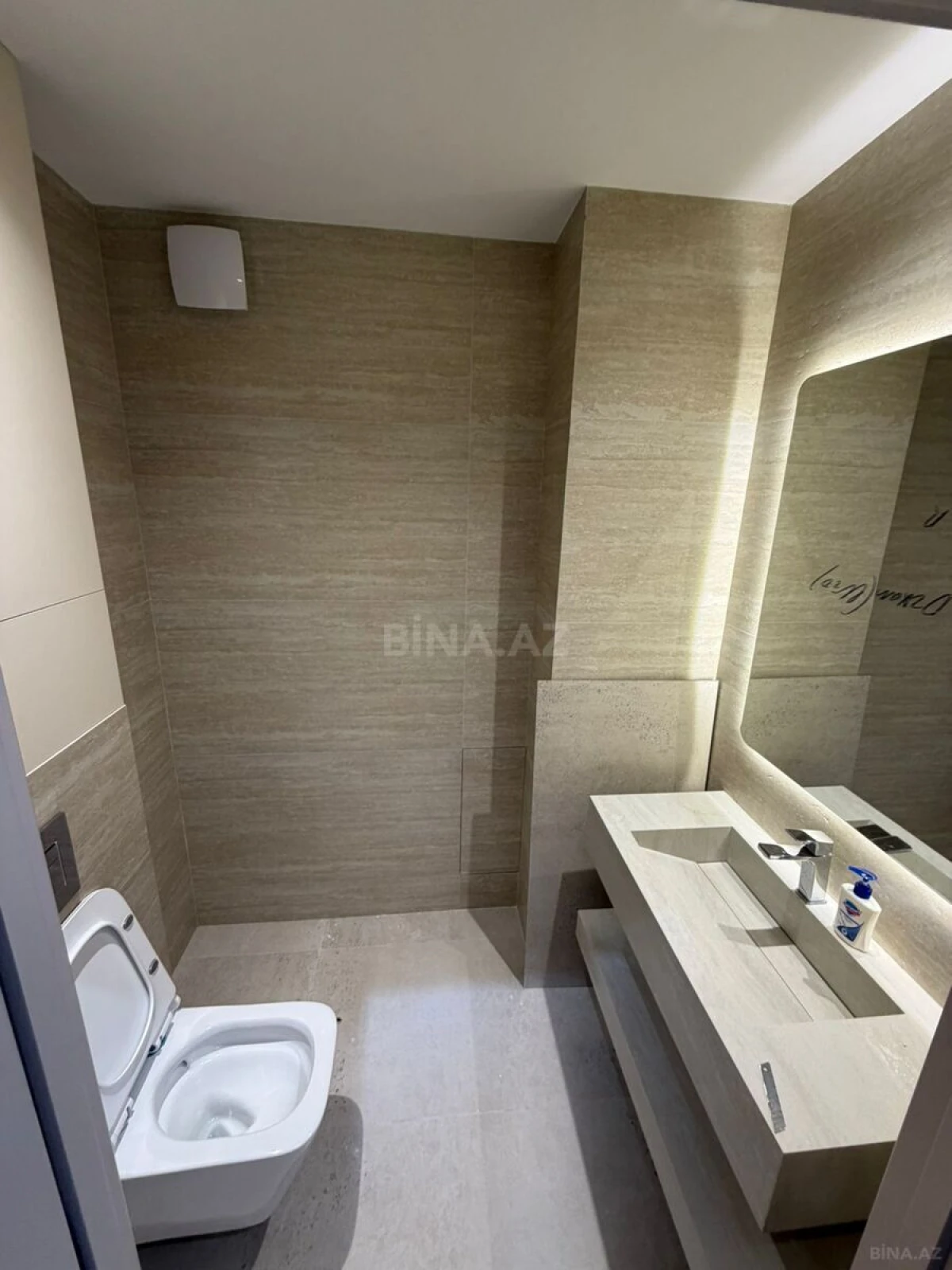 Satılır 4 otaqlı mənzil 132 m²