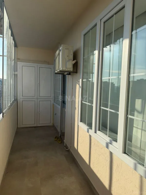 Satılır 4 otaqlı mənzil 132 m²
