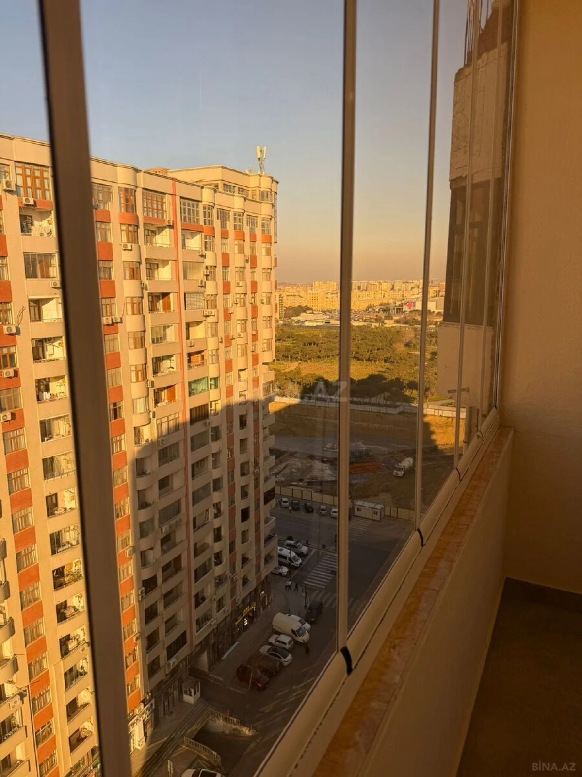 Satılır 4 otaqlı mənzil 132 m²
