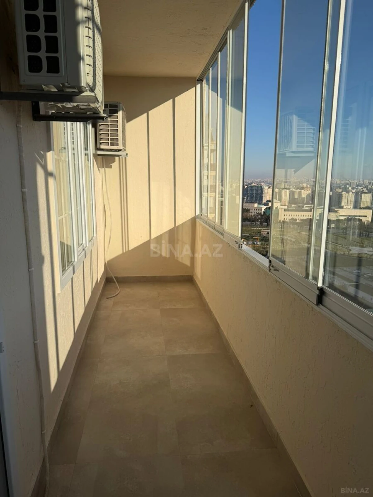 Satılır 4 otaqlı mənzil 132 m²