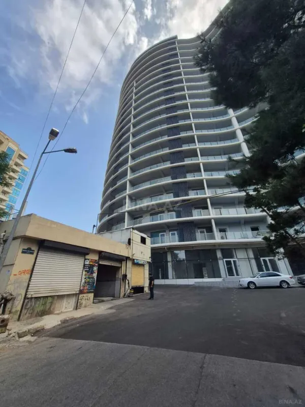 Satılır 2 otaqlı mənzil 103 m²
