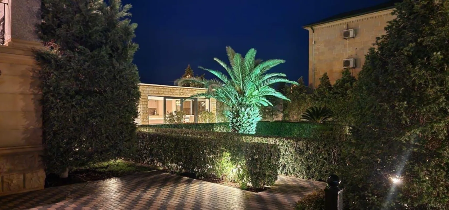 Kirayə verilir 5 otaqlı həyət evi 500 m²