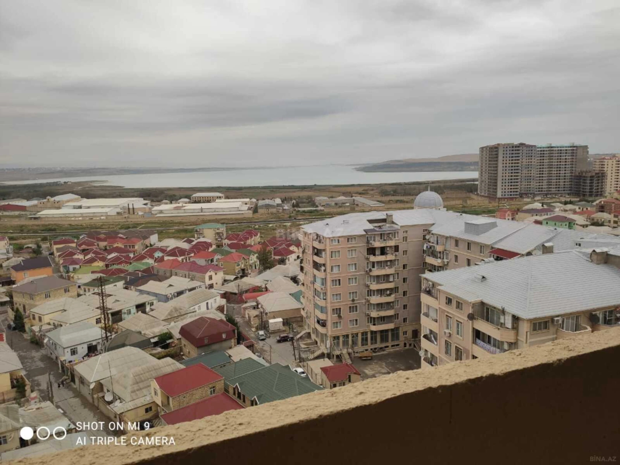 Satılır 3 otaqlı mənzil 122.1 m²