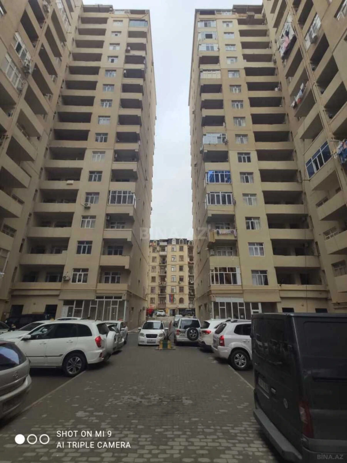 Satılır 3 otaqlı mənzil 122.1 m²