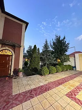 Satılır 6 otaqlı həyət evi 250 m²