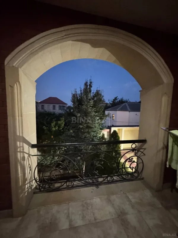 Satılır 6 otaqlı həyət evi 250 m²