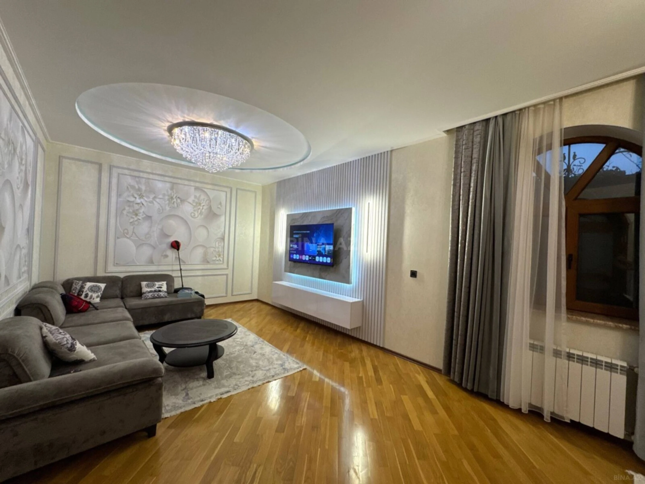 Satılır 6 otaqlı həyət evi 250 m²