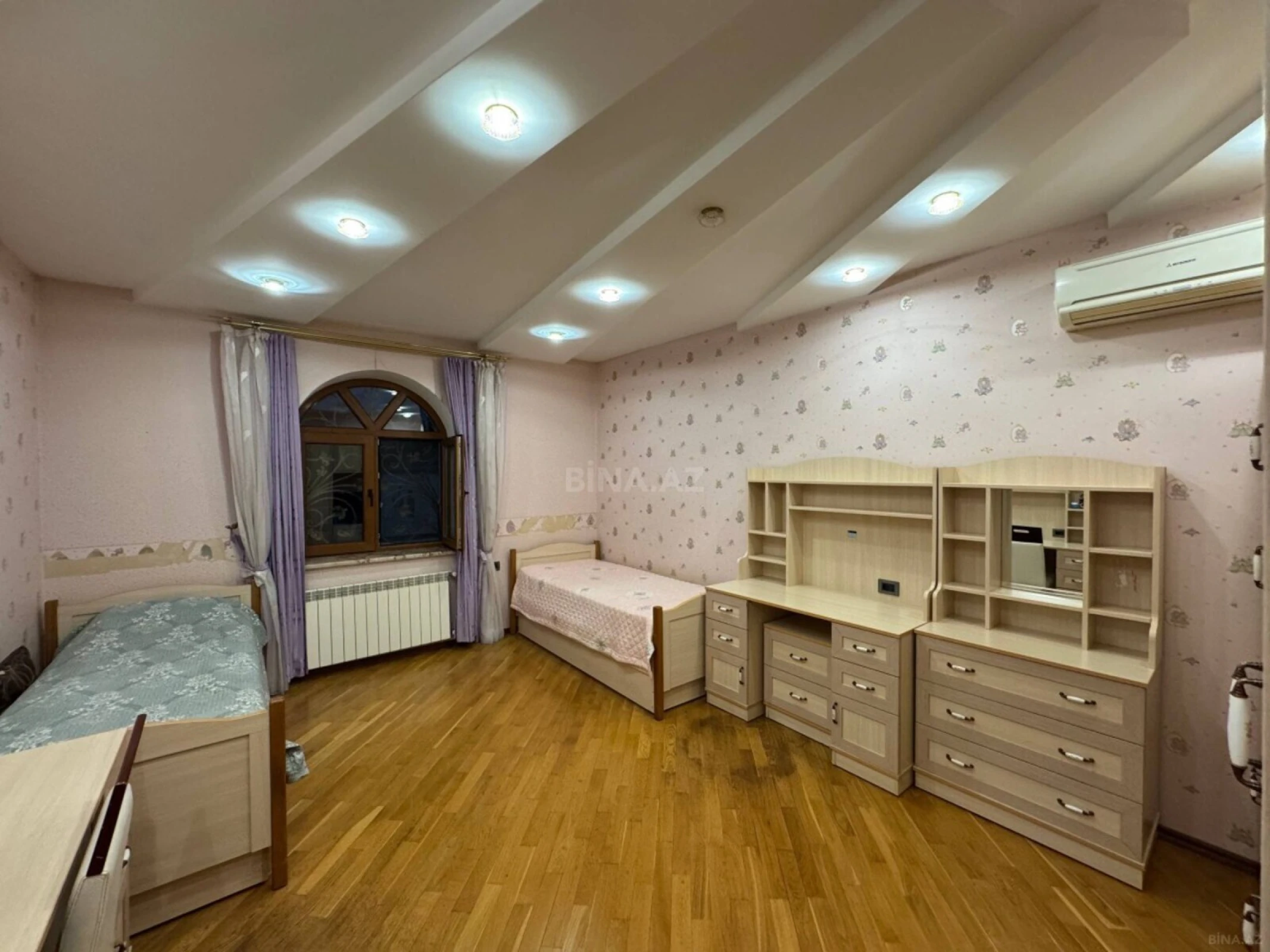 Satılır 6 otaqlı həyət evi 250 m²