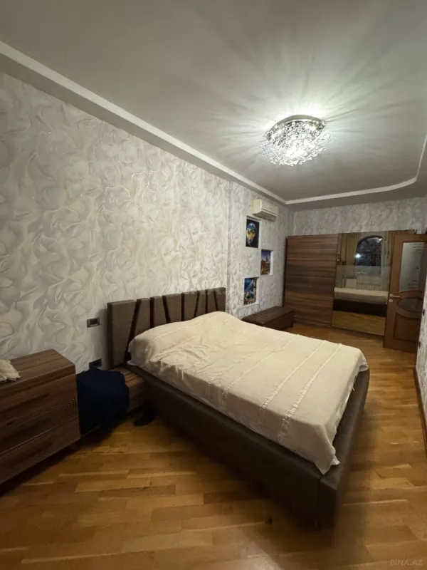 Satılır 6 otaqlı həyət evi 250 m²